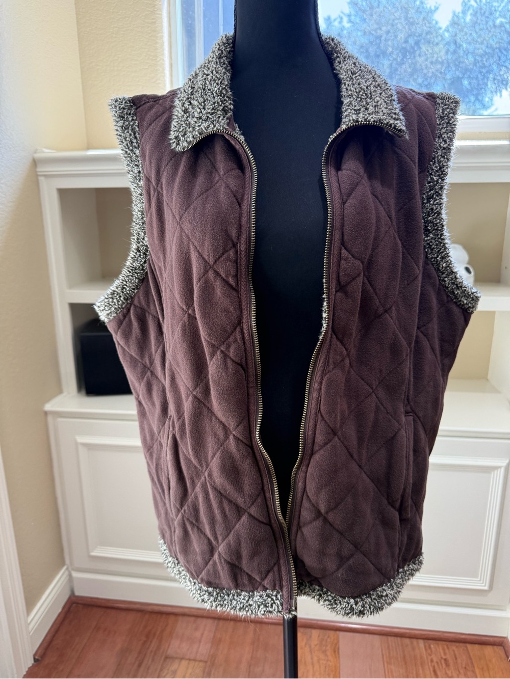 Carole Little Quilted Brown XL Zipper Vest Lined with Cozy Sherpa Inside Layer